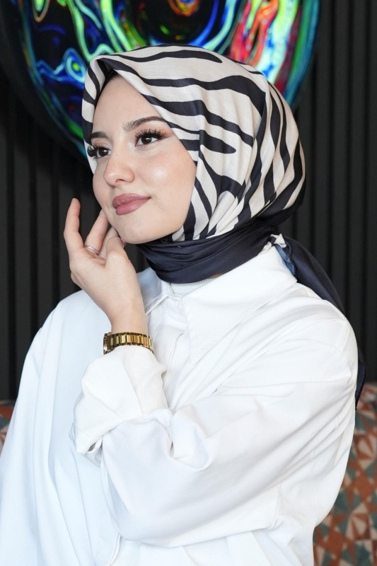 Geometrik Desen Siyah - Beyaz Soft Pamuk Eşarp - 1